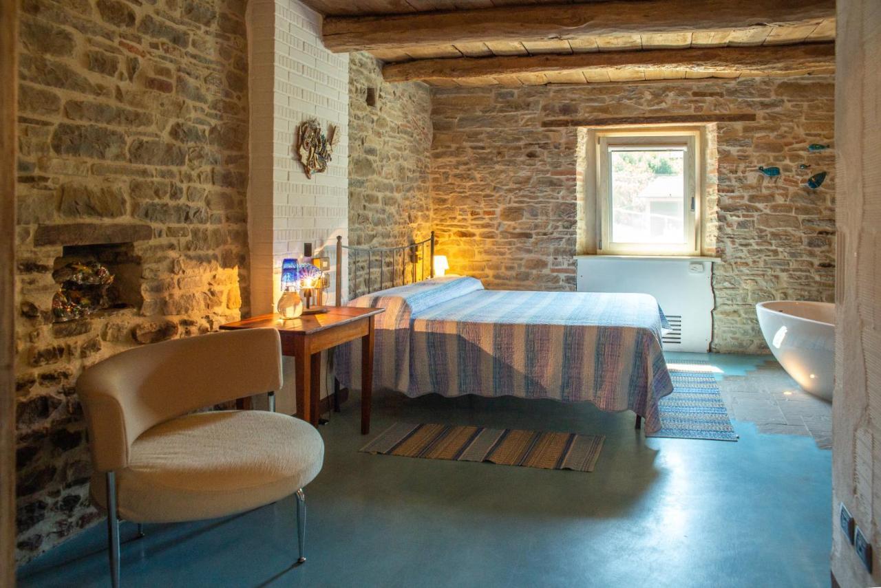 La Locanda Della Campanara Santa Sofia Bagian luar foto