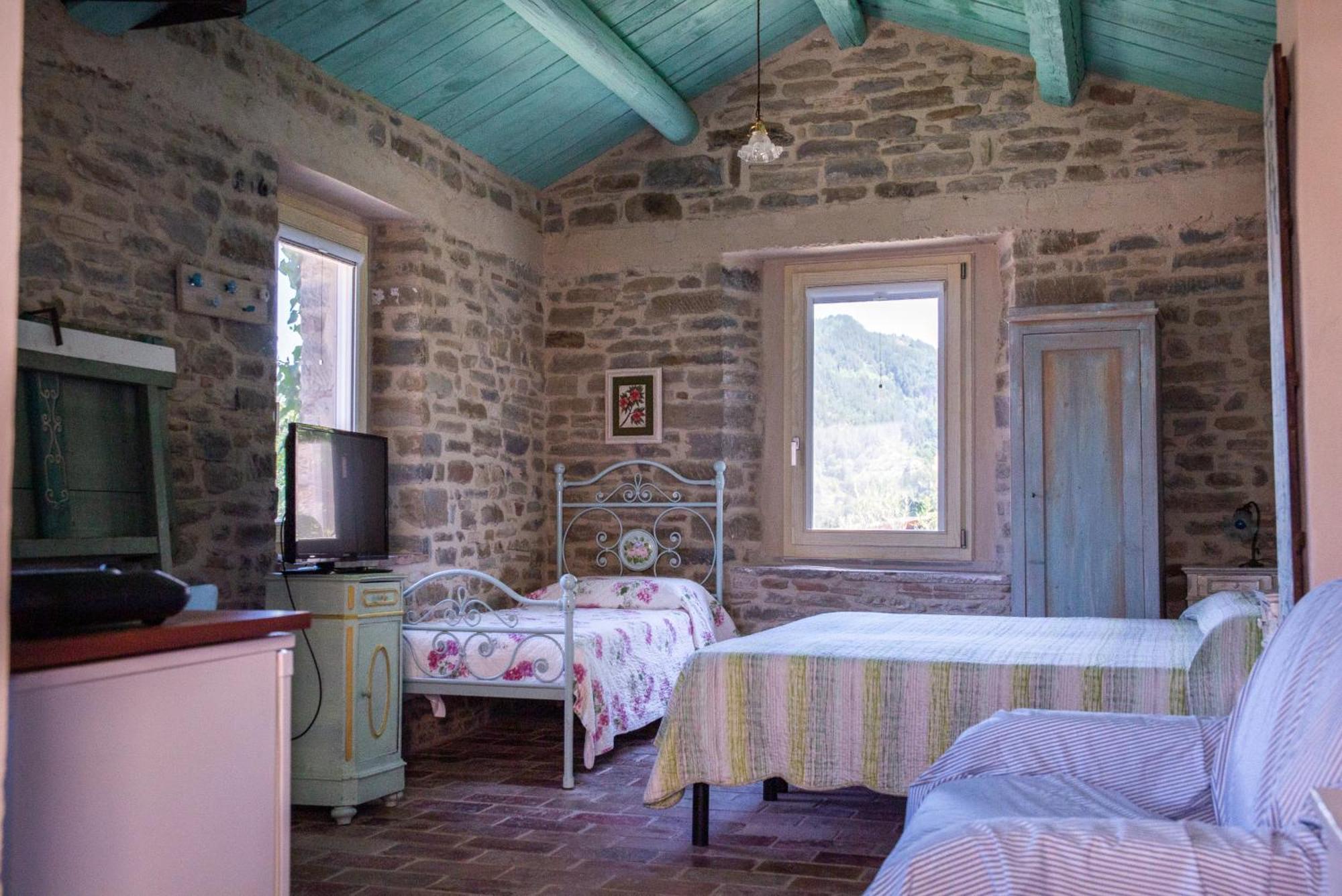 La Locanda Della Campanara Santa Sofia Bagian luar foto