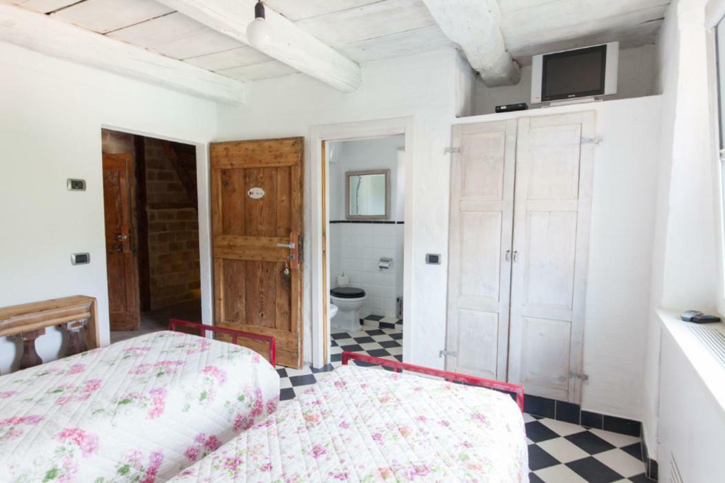 La Locanda Della Campanara Santa Sofia Bagian luar foto